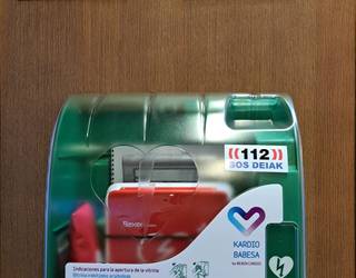 Zornotzako Udalak bost desfibriladore gehitu dizkio herriko sareari