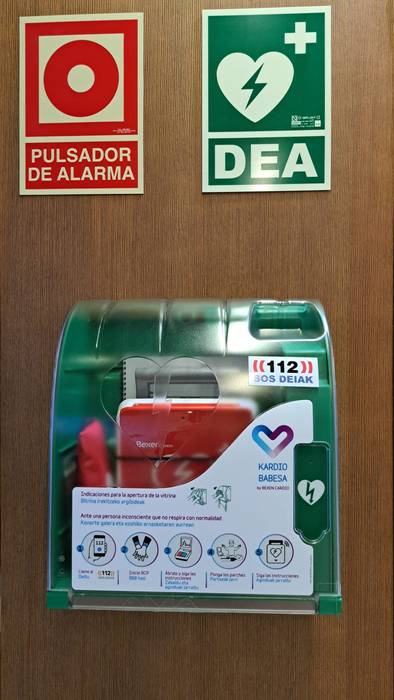 Zornotzako Udalak bost desfibriladore gehitu dizkio herriko sareari