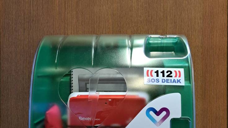 Zornotzako Udalak bost desfibriladore gehitu dizkio herriko sareari