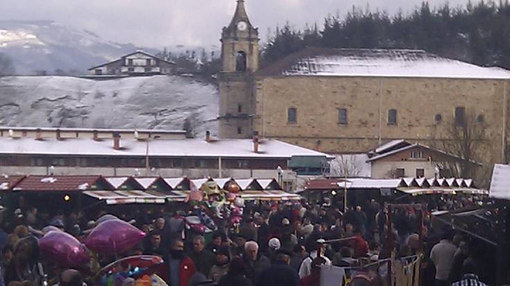 San Blas eguna da gaur, feriazaleek gorriz seinalatua