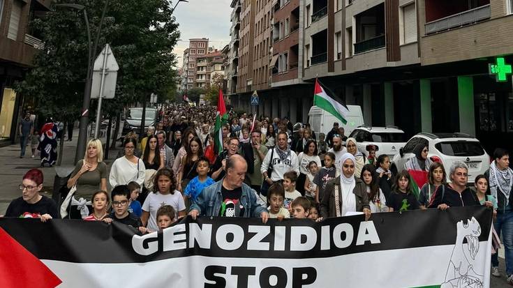 Palestinako genozidioa salatzeko manifestazio eta kontzentrazioak egin dituzte