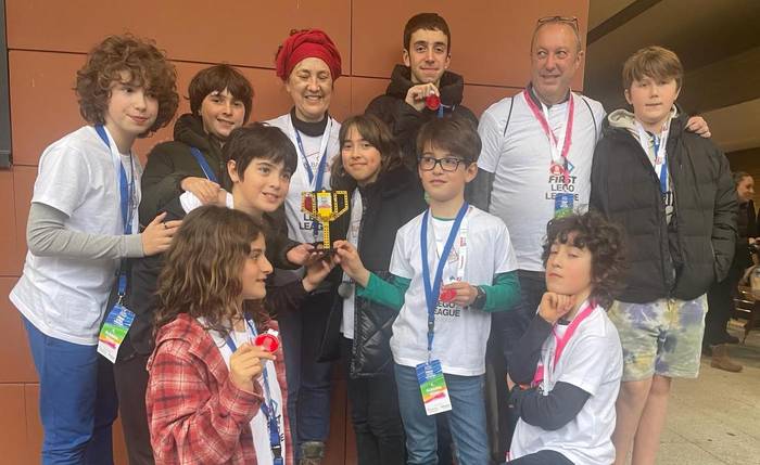 Albaina akademiako ikasleak saritu dituzte First Lego League txapelketan