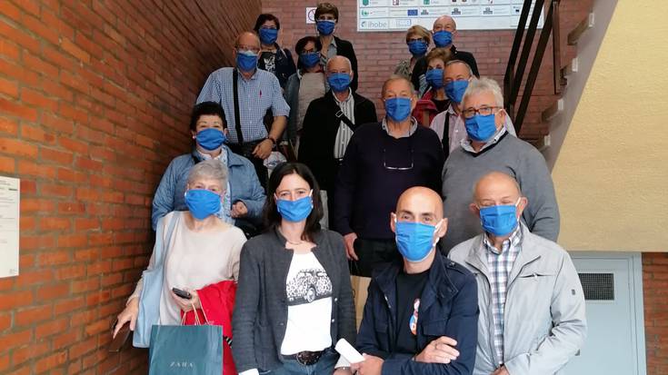 Durangaldeko Mankomunitateak 2.700 maskara higieniko berrerabilgarri banatu ditu adinekoen elkarteen artean