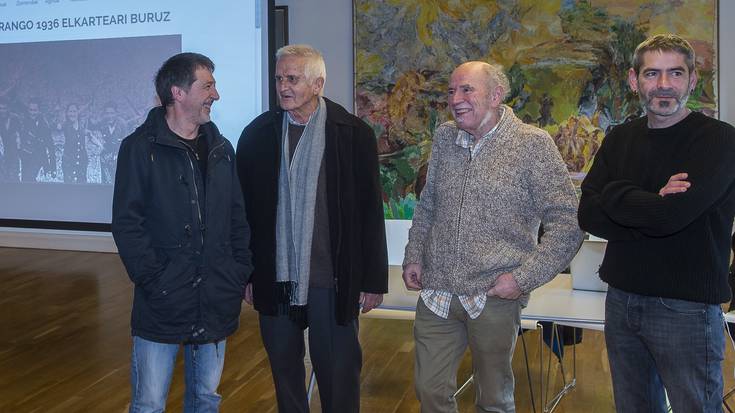 "Gure amak inoiz ez zigun esan aita nola topatu zuten, zer egin zioten"