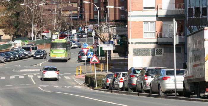 Gaur abiatu dute Traña-Matiena auzoko trafikoari buruzko azterketa