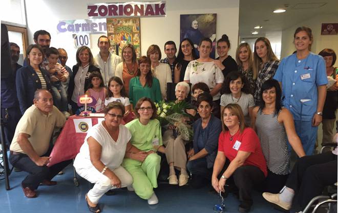 100 urte bete ditu Carmen Sanz Conde durangarrak