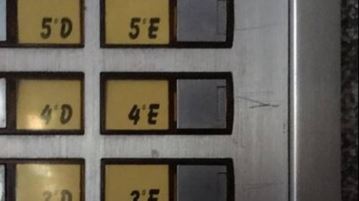 Zornotzan etxebizitzetako txirrinak markatuta agertu direla-eta adi ibiltzeko abisatu dute