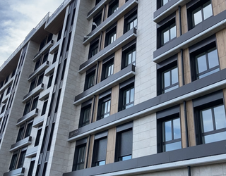 Durangoko EH Bildu: "Etxebizitza tasatuak merkatuko prezioan saltzeak higiezinen burbuila elikatzen du"