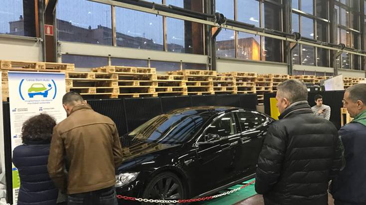 8.700 bisitari izan ditu Berdeago azokak
