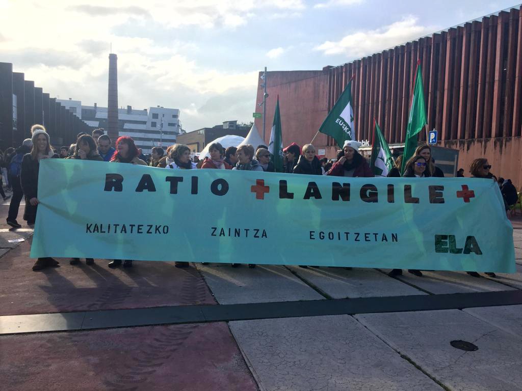 "Lan karga eta erritmo izugarriak dituzte adinduen egoitzetako langileek; askotan, esklabotzaren gertukoak"