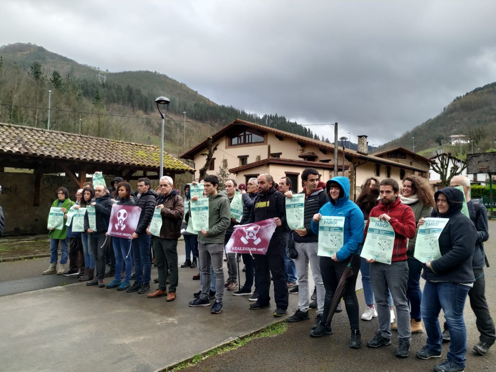 Zaldibar Argituk lanuztera deitu du Zaldibarren, Eibarren, Ermuan, Elgetan eta Mallabian