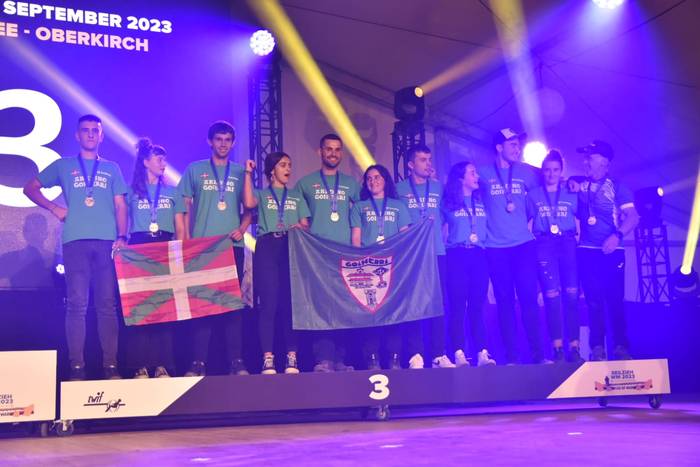 Goiherri-Abadiño sokatira taldeak brontzezko domina irabazi du 23 urtez azpiko mailan, modalitate mistoan