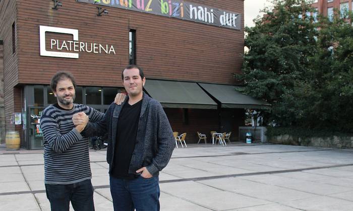 Platerueneko kudeaketaren lekukoa aldatu berritan, lehena eta oraina elkarrizketan 