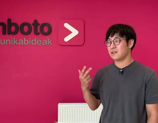 [BIDEOA]: "Artxiboetako dokumentuetan agertzen diren lekuak bisitatzera joaten naiz"