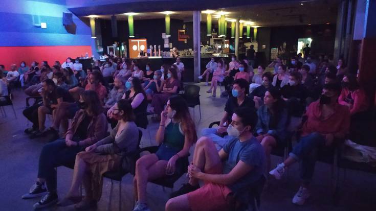'Labur esanda' film laburren lehiaketa bueltan dator 300 eta 100 euroko sariekin