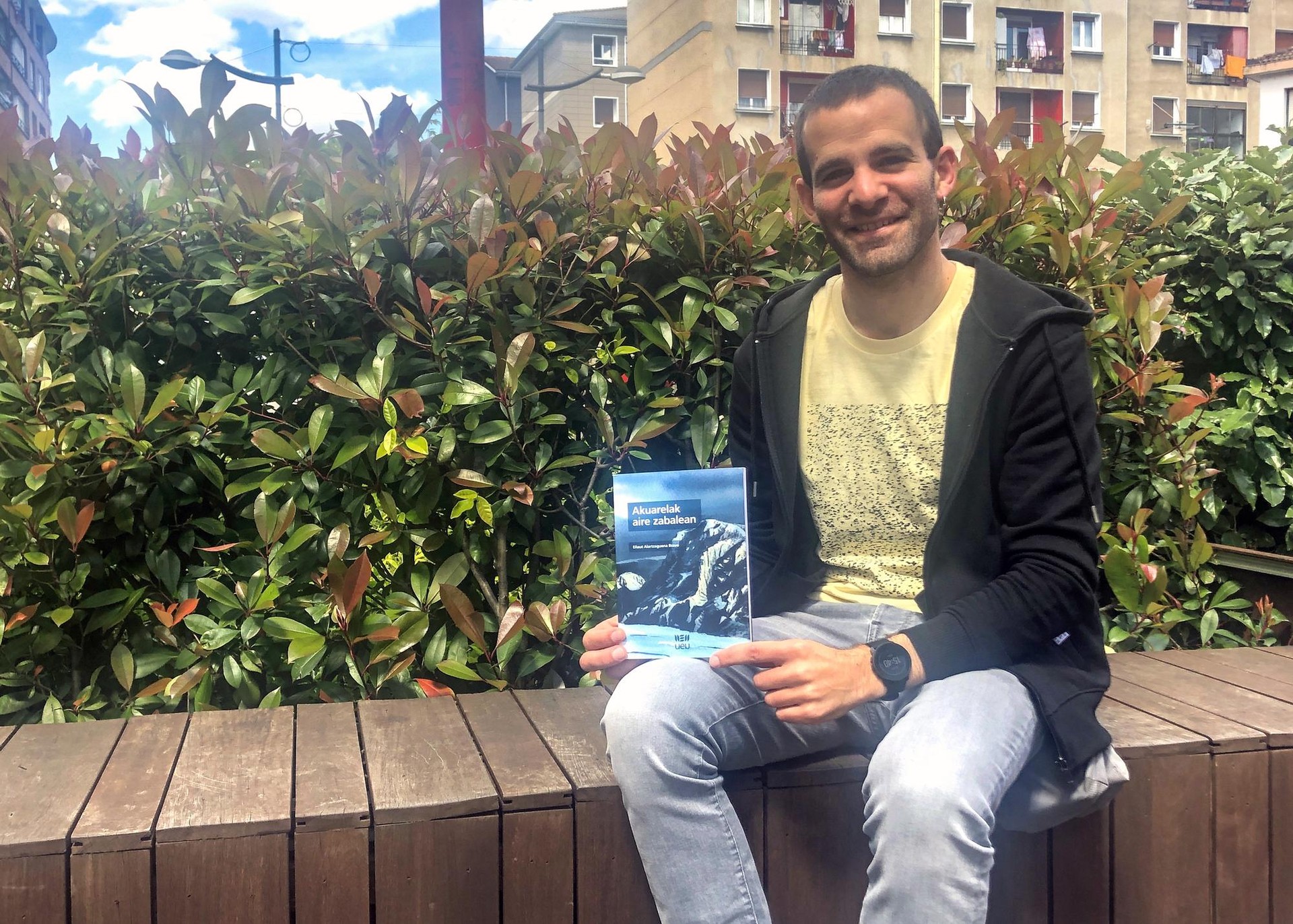 “30 urte lanean daraman profesionalak egiten duena egin gura dugu lehenengo egunetik, eta hori ezinezkoa da”