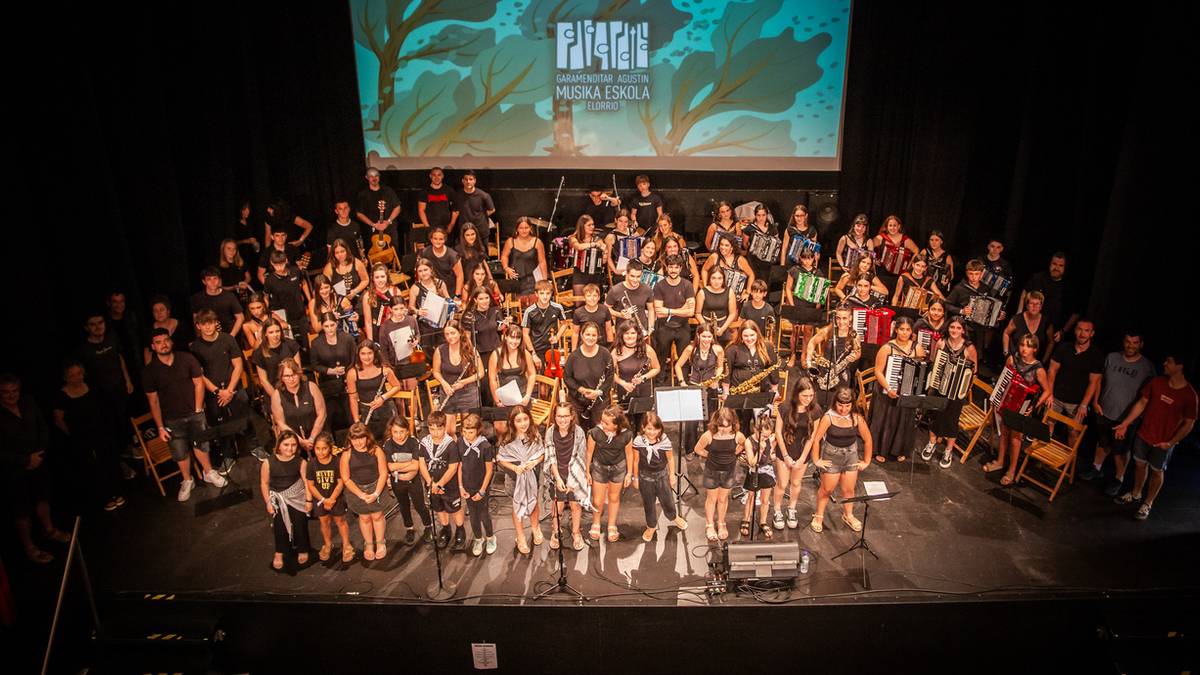 [ARGAZKI GALERIA]: Elorrioko Musika Eskolako kurtso amaierako jaialdia iruditan
