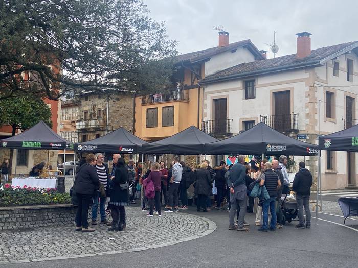 KSKA Selektorrak domekako azokan Abadiñon