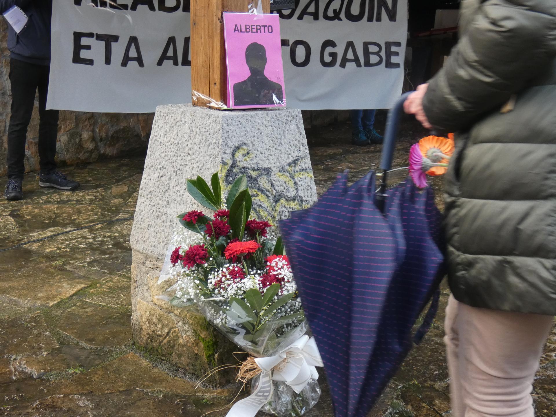 Zaldibar Argituk deituta, lore eskaintzak egingo dizkiete Alberto Sololuzeri eta Joaquin Beltrani