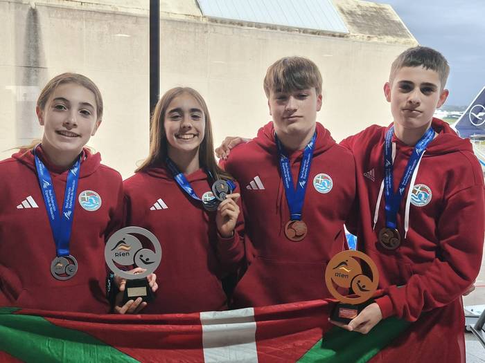Amorebieta-Etxano Waterpolo Taldeko lau gazte podiumera igo dira Espainiako txapelketan