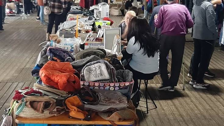 Berriztu sortzaileen azokaren beste edizio bat, domekan