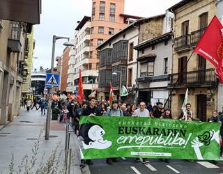 [ARGAZKI GALERIA] EHEk "hizkuntza-politika ausartak egitera eta benetako eztabaidak zabaltzera" deitu du