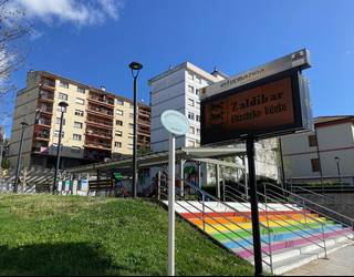 Beheko solairuetako lokalak etxebizitza bihurtzeko aukera Zaldibarren