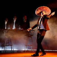 'Iberian Gansters' komedia musikala