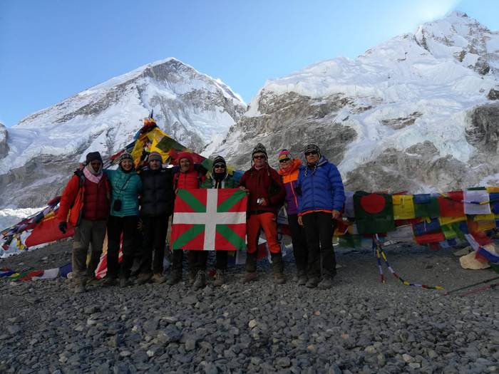 Durangaldetik Everesteko behe kanpalekura