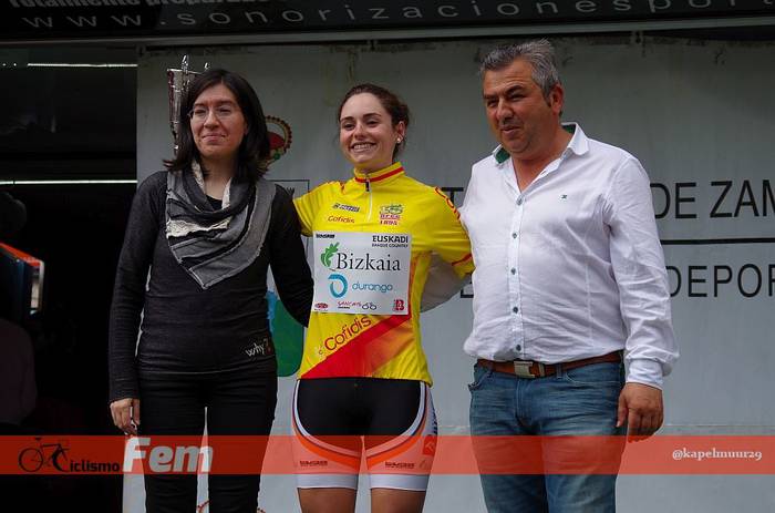Lourdes Oyarbidek maillot horiagaz hasi du Espainiako Kopa