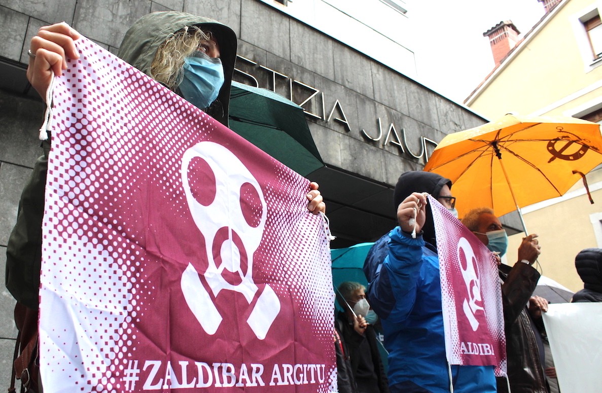 Zaldibar Argitu eta Euskal Herriko Eskubide Sozialen Karta herri akusazio gisa aurkeztuko dira  Zaldibarko zabortegiaren gaineko epaiketan