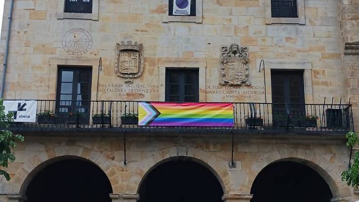 Elorrioko Udala LGTBI+ fobiaren kontra