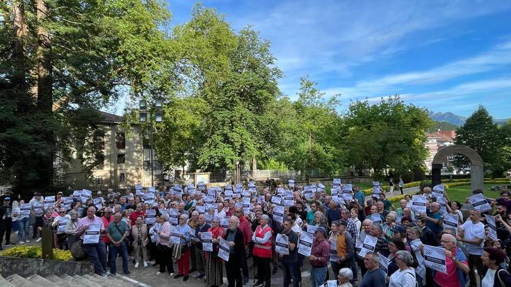 Berrizko Udalbatzak hutsik geratu diren mediku bien lanpostuak "atoan betetzea" eskatu dio Osakidetzari