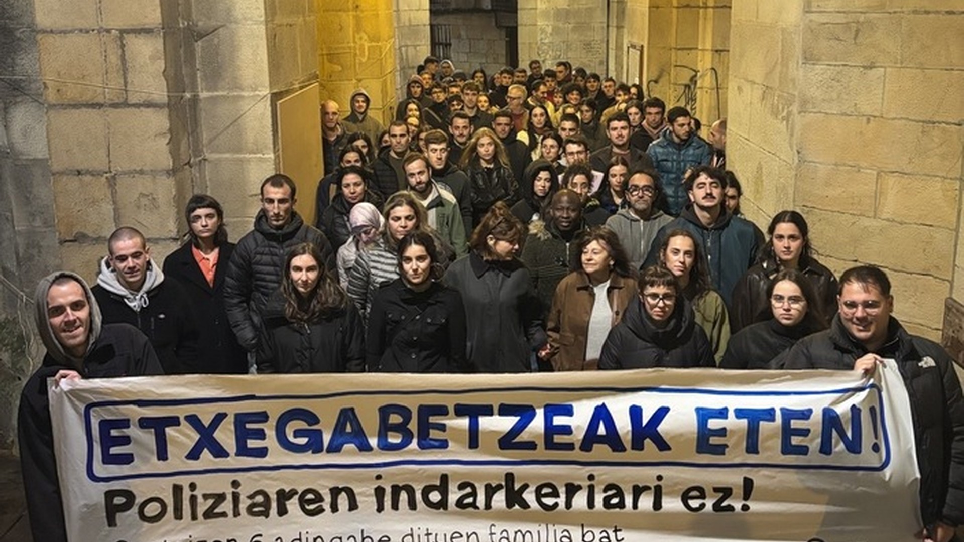 Greba orokorrera begira  asanblada jendetsua egin dute Durangon