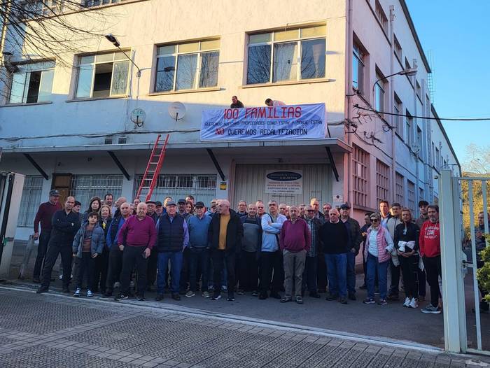 Zeuseko garajeen jabeek Abadiñoko Udal Gobernuari leporatu diote birkalifikazioa "elkarrizketarik gabe" egitea