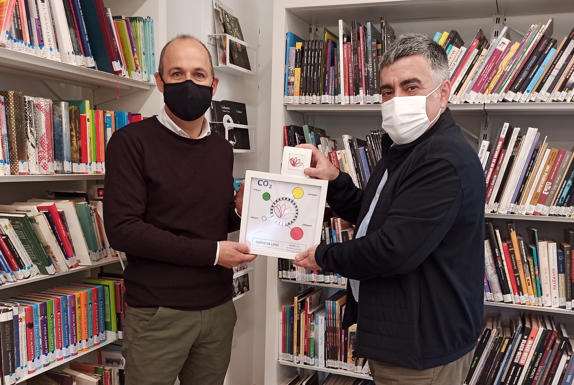 Iurretako Lanbide Heziketako Institutuan garatutako CO2 neurgailua jarriko dute liburutegian