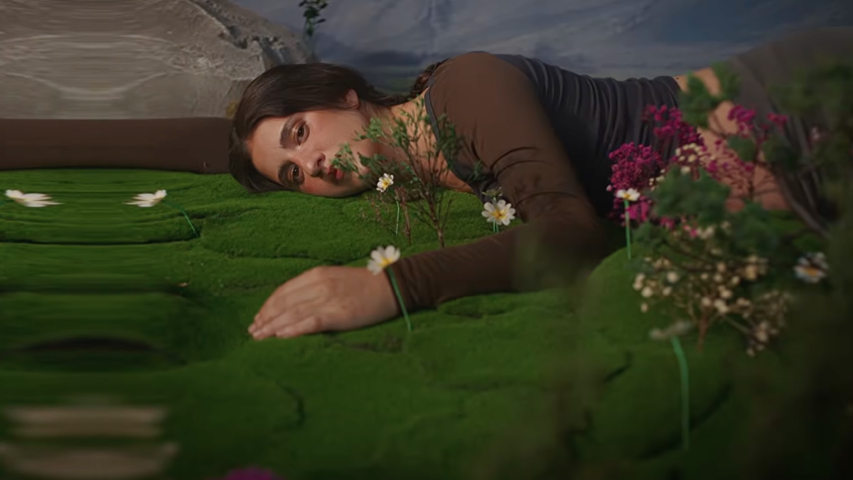 [BIDEOA] Izarok disko berria iragarri du abendurako