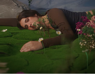 [BIDEOA] Izarok disko berria iragarri du abendurako