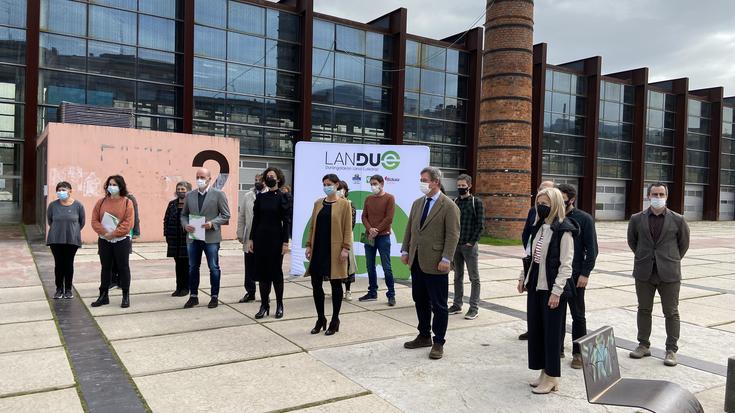 Lantegietan euskara sustatzeko konpromisoa sinatu dute Durangaldeko 13 enpresak eta 2 ikastetxek