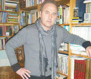 "Poesia idazteak badauka xarma berezia niretzat"