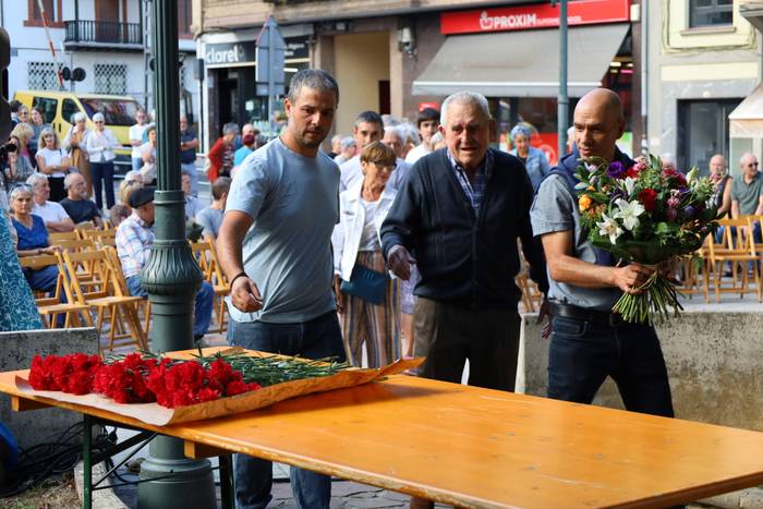 Frankismoaren biktimak omendu dituzte Berrizen