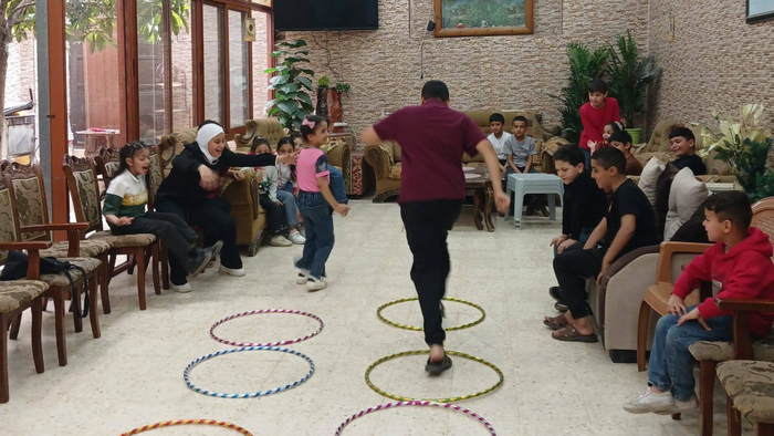 Zisjordanian errefuxiaturiko zortzi umek Durangaldean pasako dute uda lehenengo biderrez