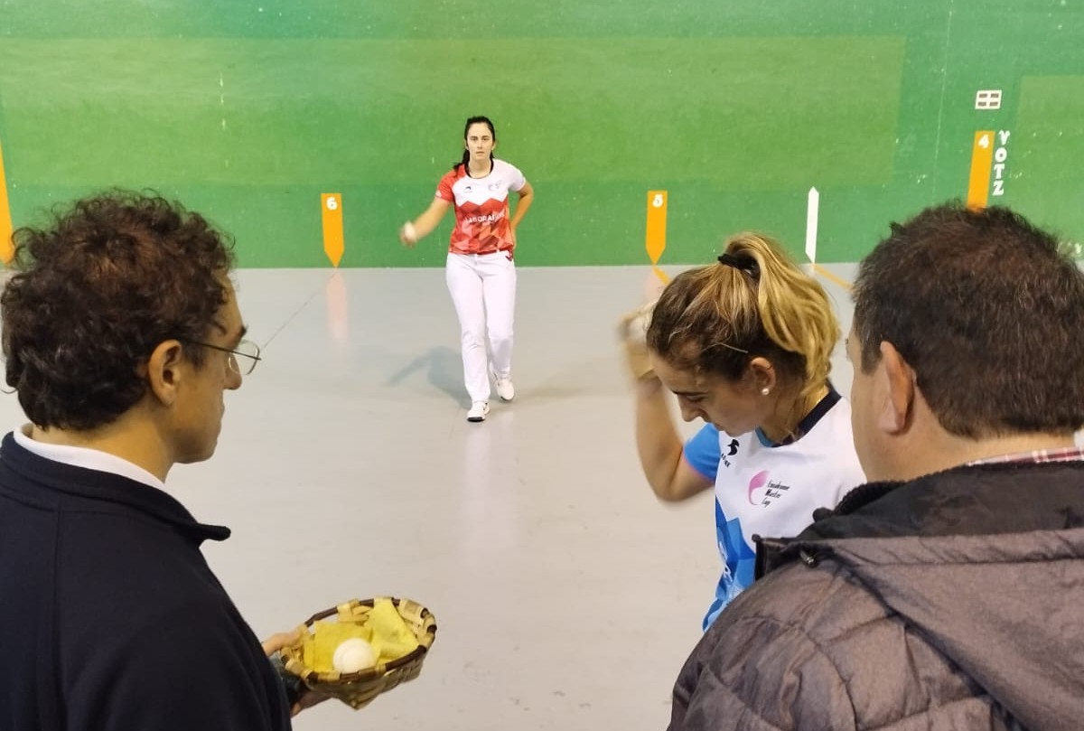 Traña-Matienako pilotalekuak Master Laboral Kutxa txapelketako finalerdiak hartuko ditu bihar