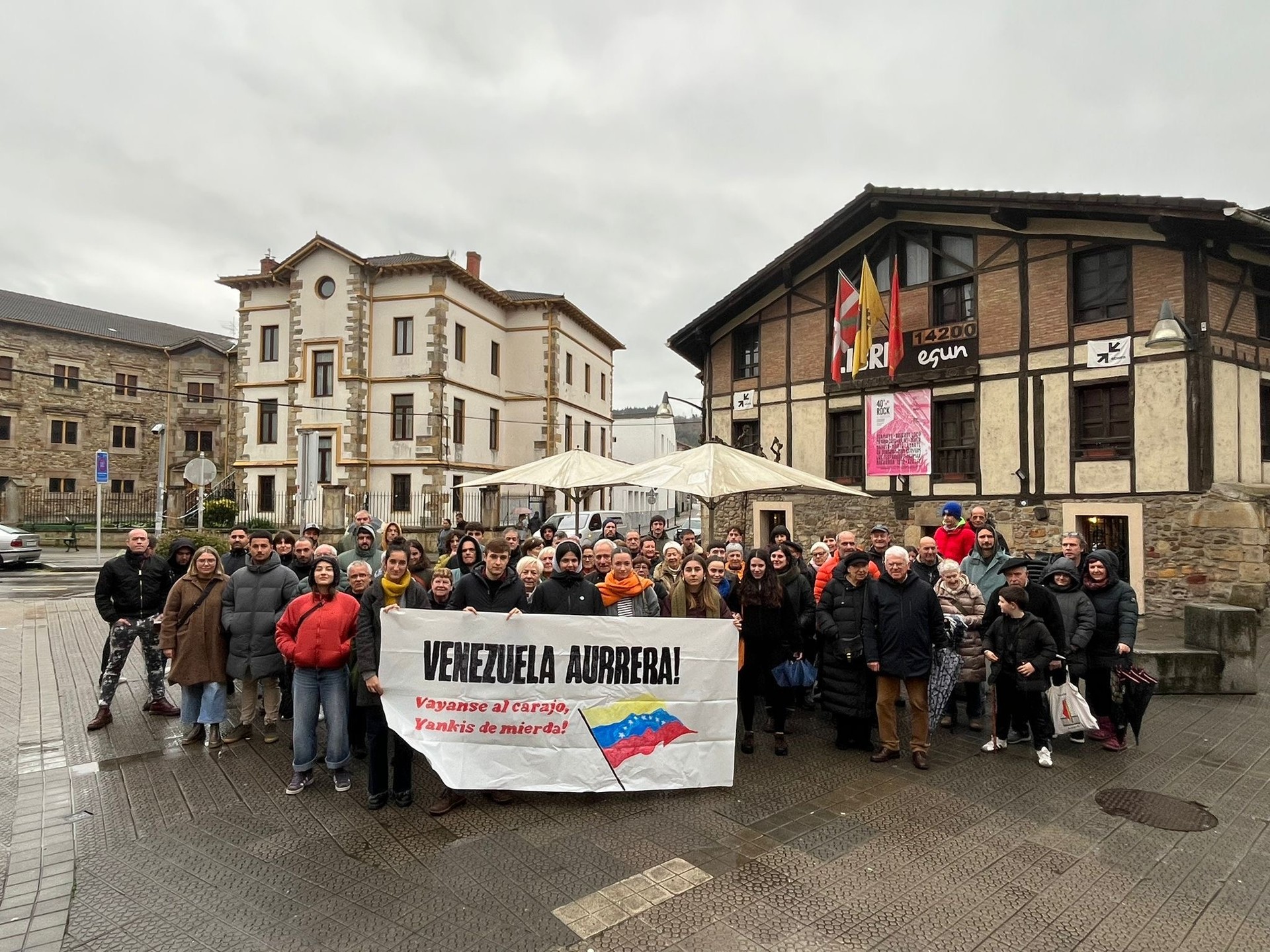 Venezuelaren aurkako “eraso militar inperialista” salatu dute Durangon