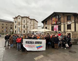 Venezuelaren aurkako “eraso militar inperialista” salatu dute Durangon