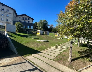 Zaldibarko eskolako jolasgune berria gaur arratsaldean zabalduko dute