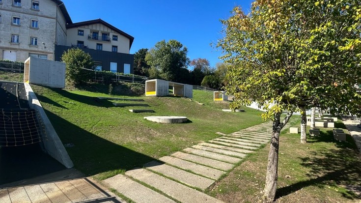 Zaldibarko eskolako jolasgune berria gaur arratsaldean zabalduko dute