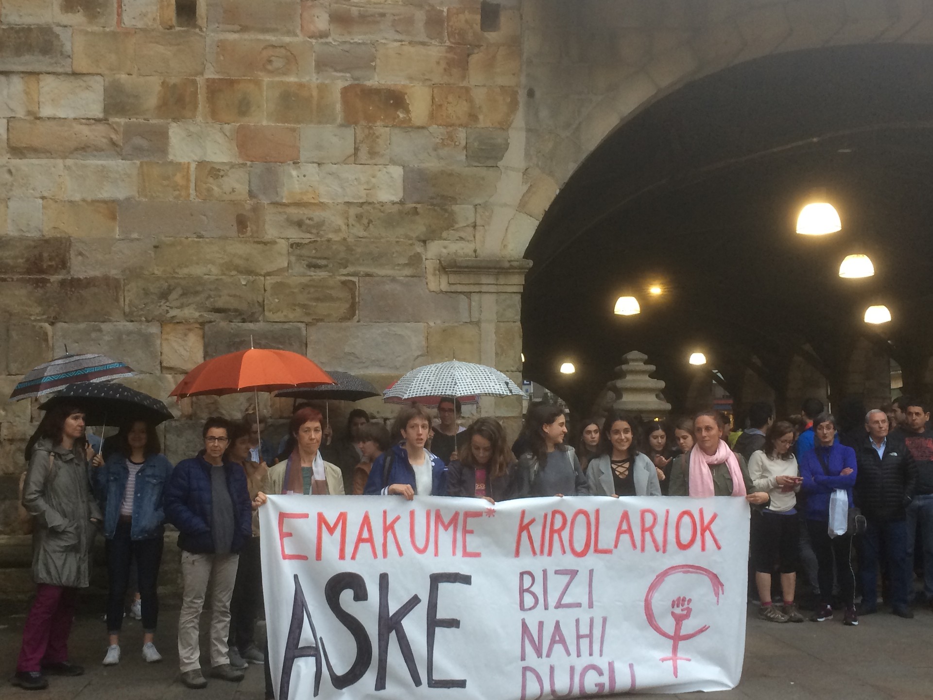 Kirola askatasun osoz egiteko eskubidea bermatzea exigitu du emakume talde batek Durangon