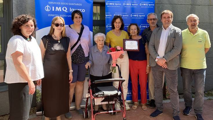 Consuelo Sánchez zornotzarrak 100 urte bete ditu
