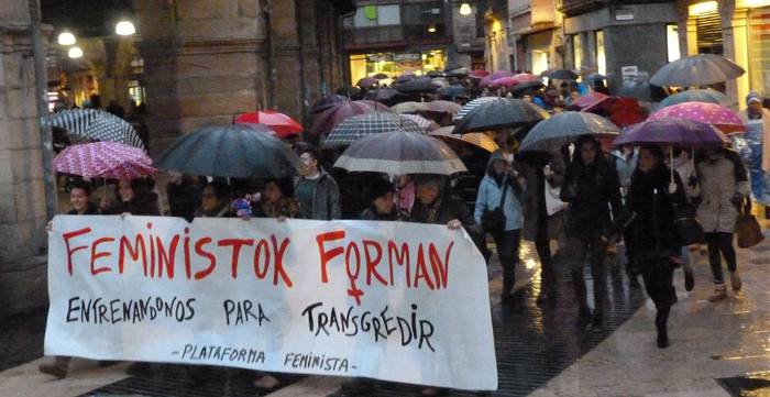 Eraso sexisten aurkako manifestazioa deitu du Durangoko Plataforma Feministak eguenerako